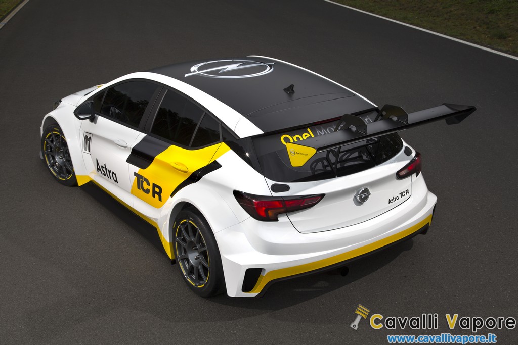 Opel Astra TCR Tre Quarti Posteriore