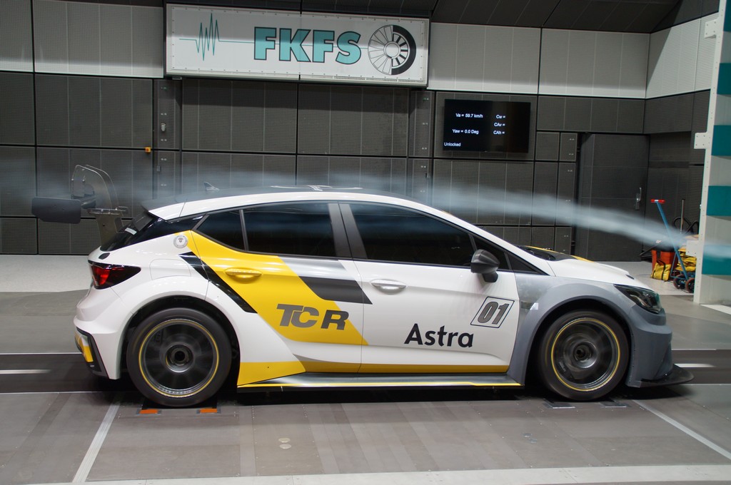 Opel Astra TCR Galleria del Vento Lato