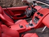 aston-martin-vantage-roadster-v12-interni