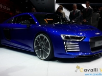 Audi-R8-e-tron-Ginevra-Live-2