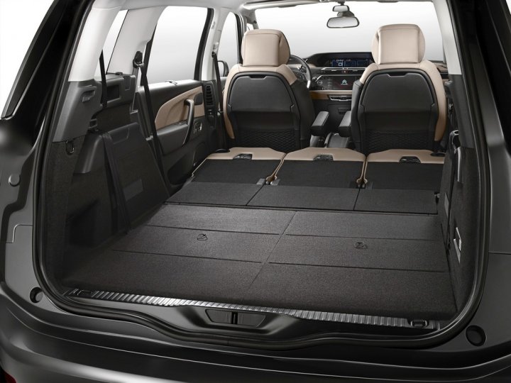 citroen-grand-c4-picasso-bagagliaio-con-sedili-abbattuti citroen-grand-c4-picasso-bagagliaio-con-sedili-abbattuti