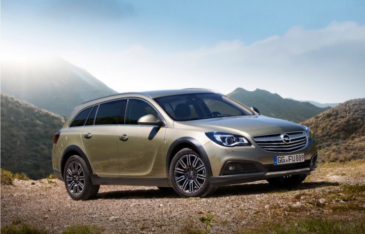 opel-insignia-country-tourer-tre-quarti-anteriore opel-insignia-country-tourer-tre-quarti-anteriore