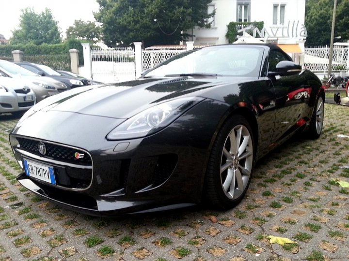 jaguar-f-type-burning-desire-milano-08