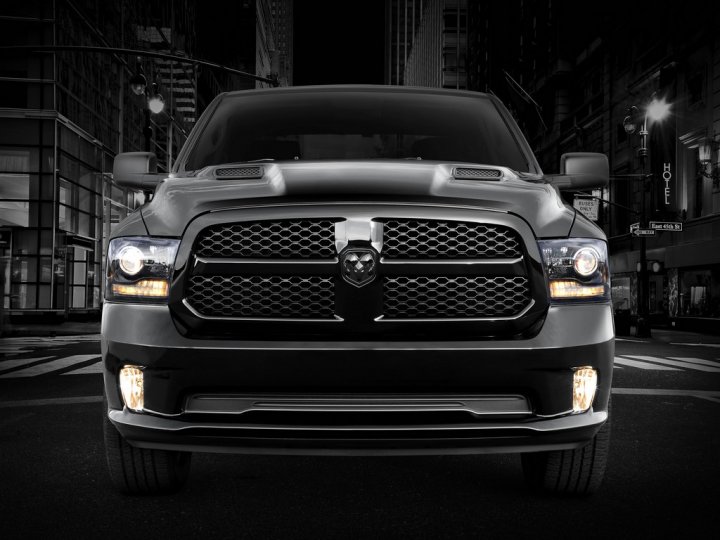 ram-1500-black-express-davanti ram-1500-black-express-davanti