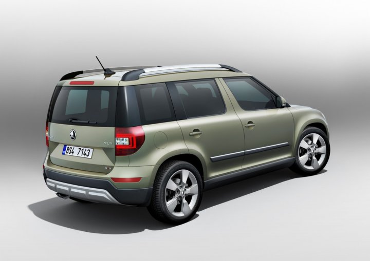 skoda-nuova-yeti-4x4-tre-quarti-posteriore