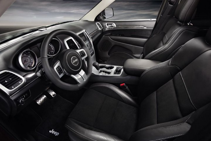 Jeep-Grand-Cherokee-SRT-Interni Jeep-Grand-Cherokee-SRT-Interni