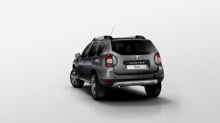 dacia-duster-tre-quarti-posteriore