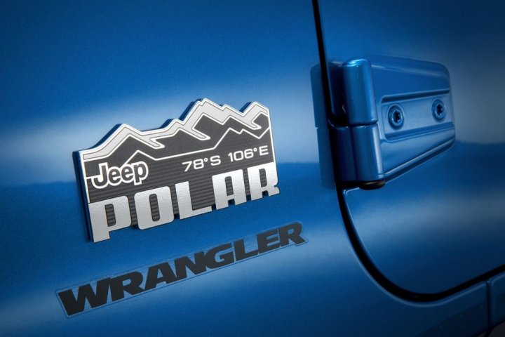 jeep-wrangler-white-polar-logo