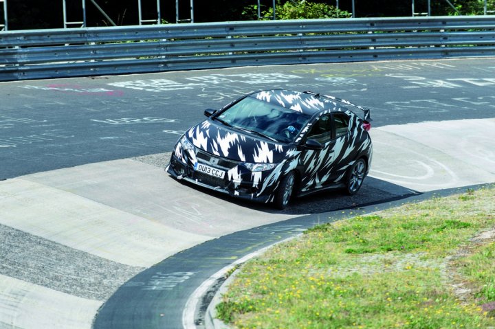 honda-civic-type-r-nurburgring-01