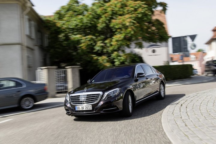 mercedes-s500-intelligent-drive-01