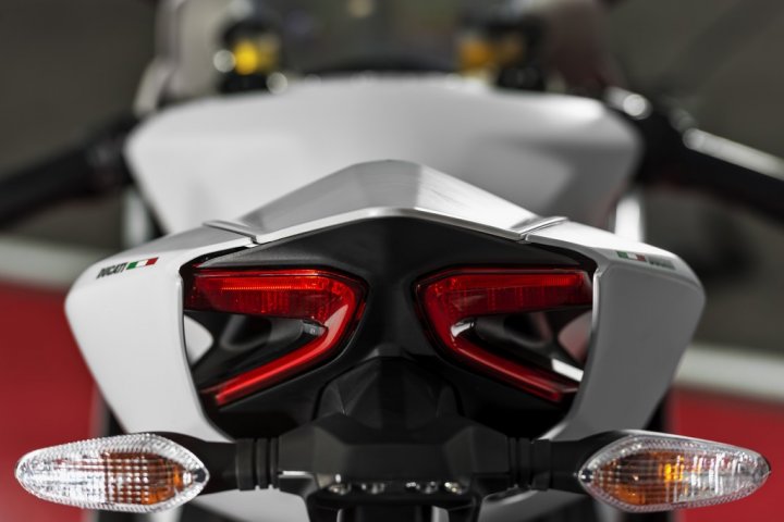 ducati-899-panigale-faro-posteriore ducati-899-panigale-faro-posteriore