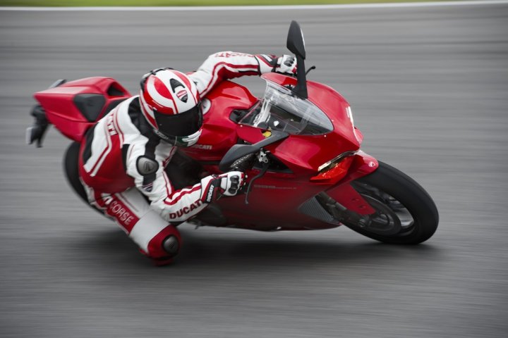 ducati-899-panigale-rossa-in-pista ducati-899-panigale-rossa-in-pista