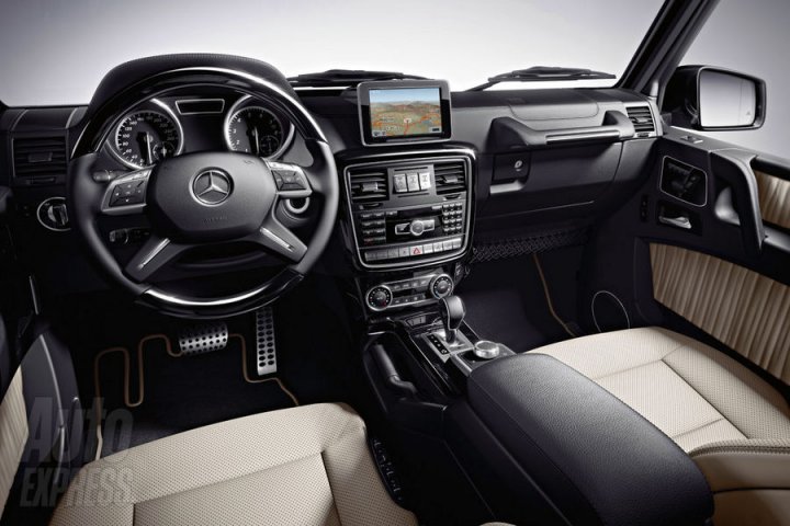 Mercedes-Benz-Classe-G-2012-Interni