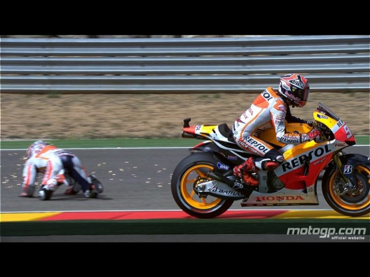 motogp-2013-aragon-caduta-pedrosa motogp-2013-aragon-caduta-pedrosa
