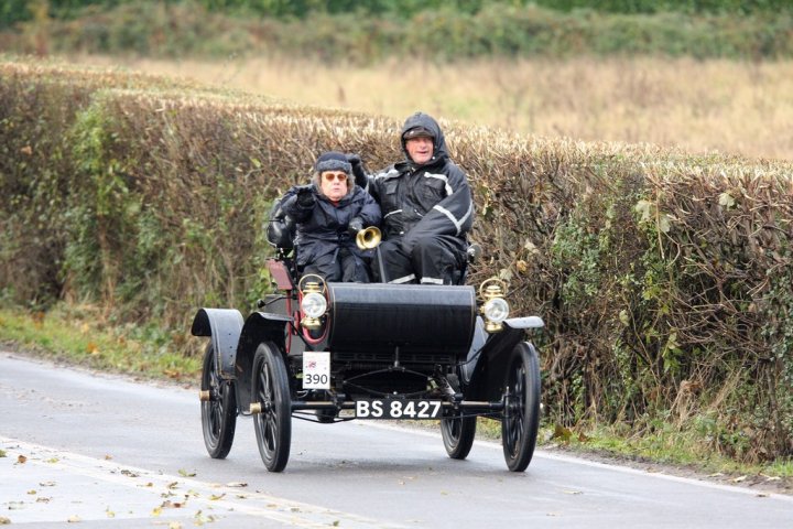 joy-rainer-oldsmobile-veteran-car-run-02