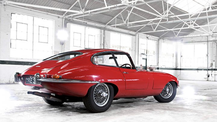 jaguar-e-type-retro