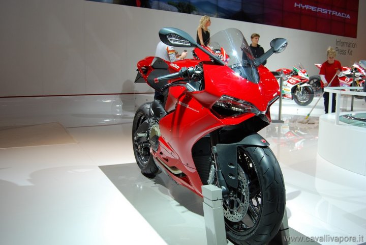eicma-2013-live-top-5-01 eicma-2013-live-top-5-01