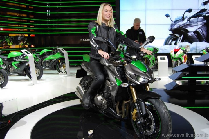 kawasaki-z1000-eicma-2013-live-4