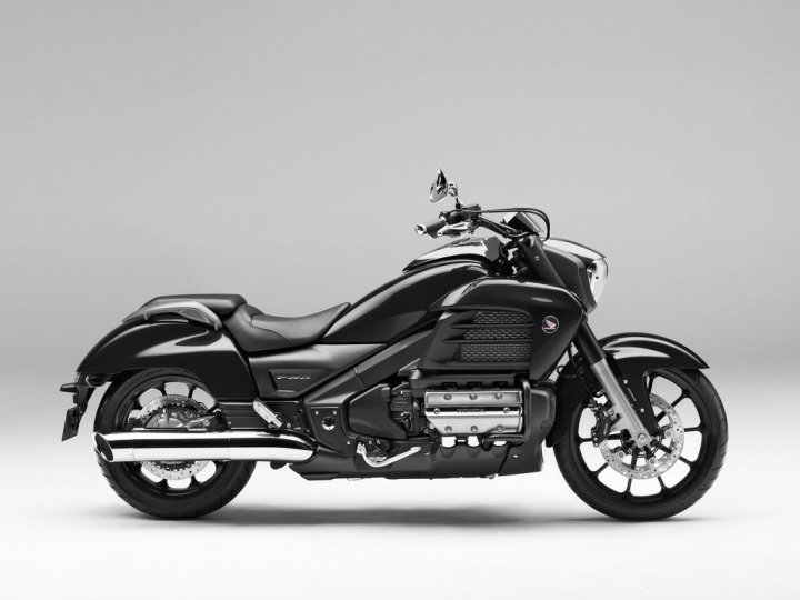 honda-gold-wing-f6c-graphite-black-laterale