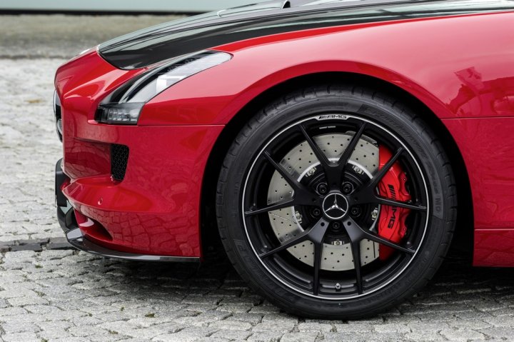 mercedes-sls-amg-gt-final-edition-cerchio-e-pinza-freni