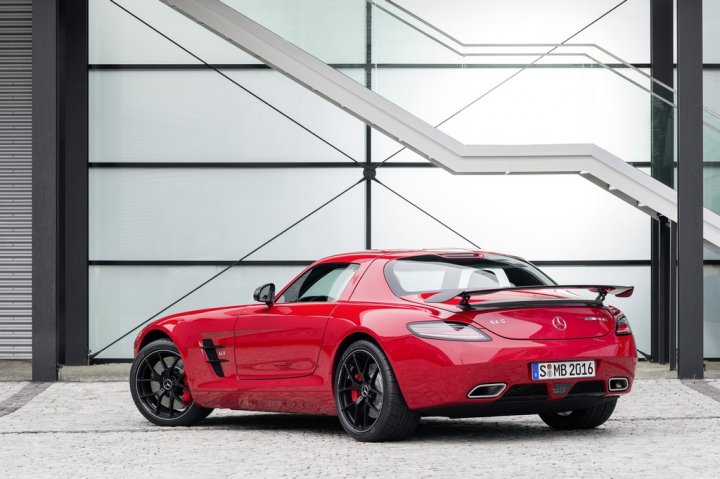 mercedes-sls-amg-gt-final-edition-tre-quarti-posteriore mercedes-sls-amg-gt-final-edition-tre-quarti-posteriore