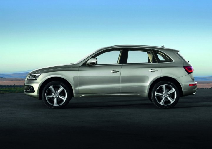 Audi Q5 Lato