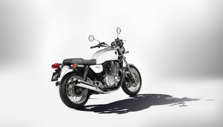honda-cb1100ex-tre-quarti-posteriore honda-cb1100ex-tre-quarti-posteriore
