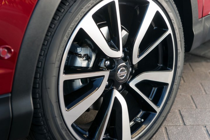 nissan-qashqai-premier-limited-edition-cerchio nissan-qashqai-premier-limited-edition-cerchio
