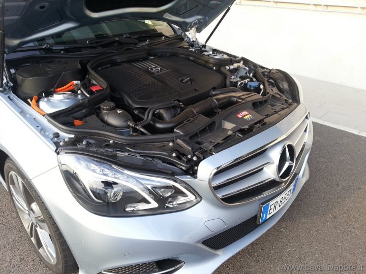 mercedes-classe-e-hybrid-autodromo-modena-live-29