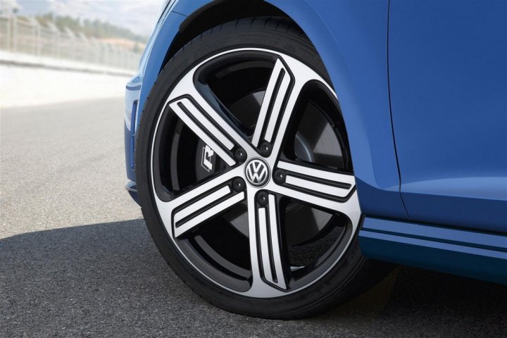 volkswagen-golf-r-cerchio volkswagen-golf-r-cerchio