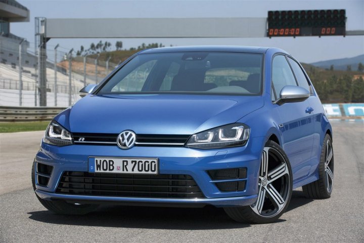 volkswagen-golf-r-tre-quarti-anteriore