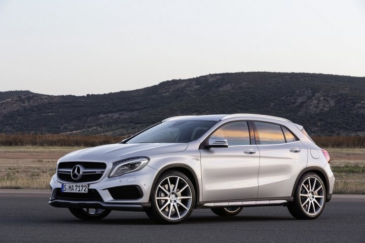 mercedes-gla-45-amg-tre-quarti-anteriore mercedes-gla-45-amg-tre-quarti-anteriore