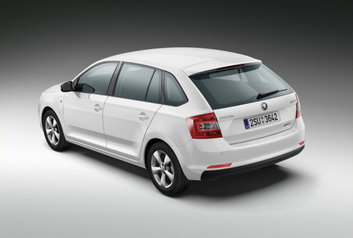 skoda-rapid-spaceback-greenline-tre-quarti-posteriore skoda-rapid-spaceback-greenline-tre-quarti-posteriore