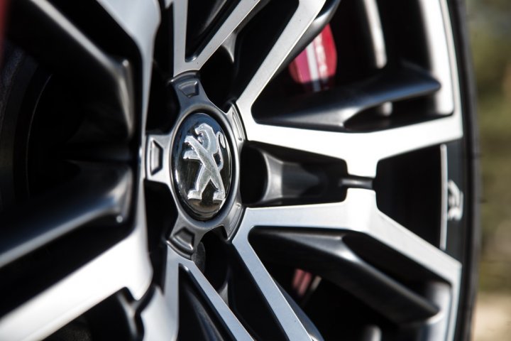 peugeot-rcz-r-cerchione peugeot-rcz-r-cerchione