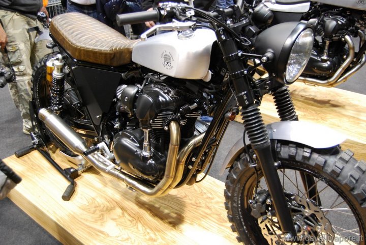 moto-di-ferro-scarmbler-motorbikeexpo-tre-quarti