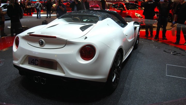 alfa-romeo-4c-spider-live-5