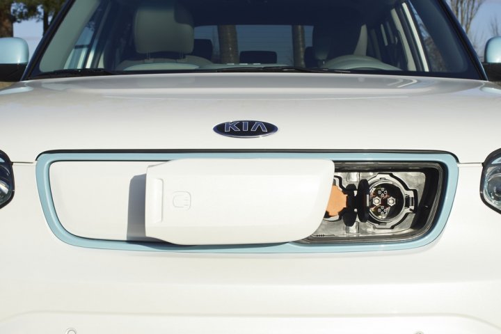 kia-soul-ev-8 kia-soul-ev-8