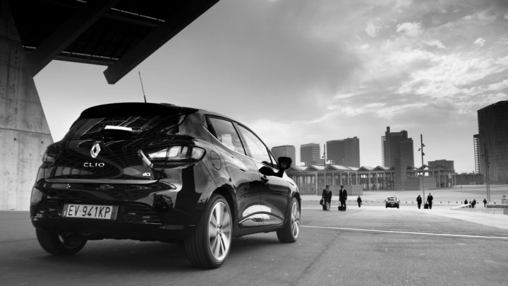 renault-clio-costume-national-tre-quarti-posteriore renault-clio-costume-national-tre-quarti-posteriore