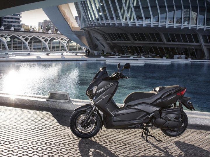 yamaha-x-max-400-momodesign-2 yamaha-x-max-400-momodesign-2