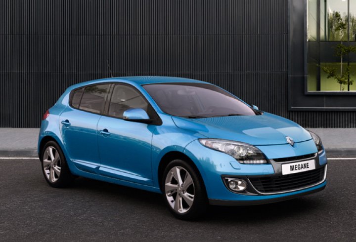 renault-megane-berlina-fronte