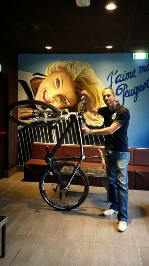 peugeot-world-tour-andrea-tozzi-2 peugeot-world-tour-andrea-tozzi-2