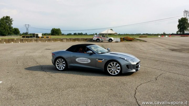 jaguar-experience-live-12 jaguar-experience-live-12