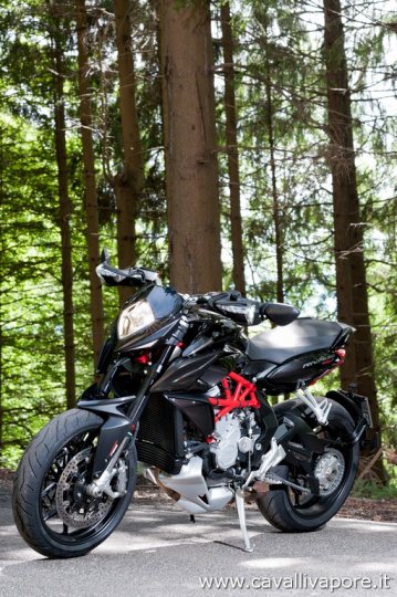 mv-agusta-f3-e-rivale-prova-12 mv-agusta-f3-e-rivale-prova-12