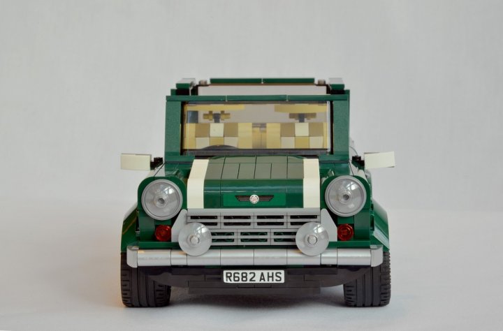MINI-Classica-LEGO-01