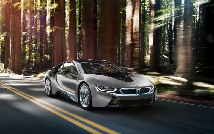 BMW-i8-Concours-Elegance-Edition-1