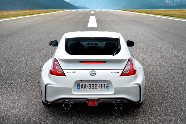 Nissan-370Z-Nismo-Dietro Nissan-370Z-Nismo-Dietro