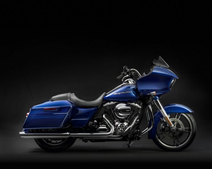 Harley-Davidson-Road-Glide-Special-laterale