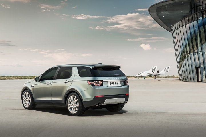 Land-Rover-Nuovo-Discovery-Sport-39