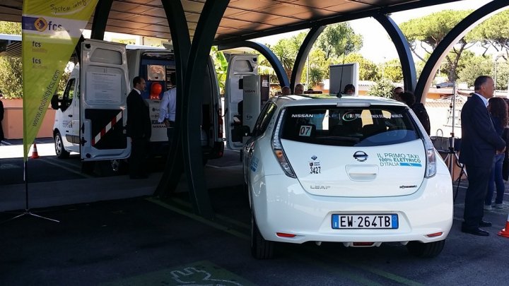 Nissan-Leaf-TAXI-3570-16 Nissan-Leaf-TAXI-3570-16