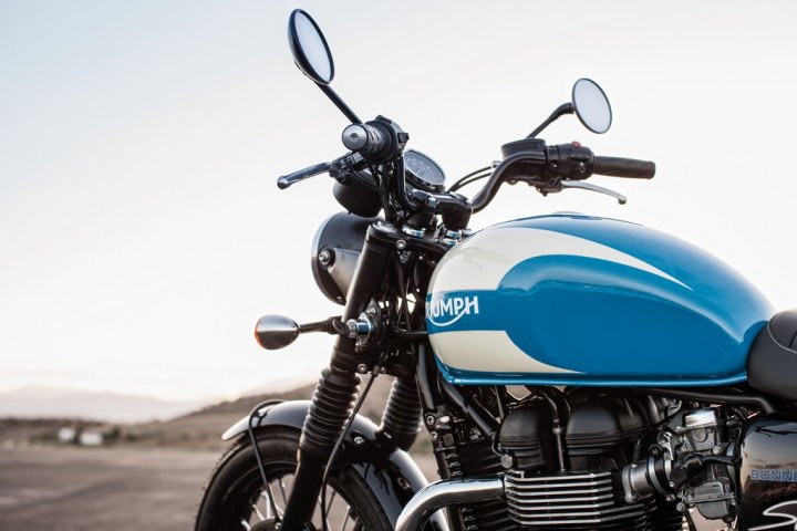 Triumph-Bonneville-Spirit-2 Triumph-Bonneville-Spirit-2